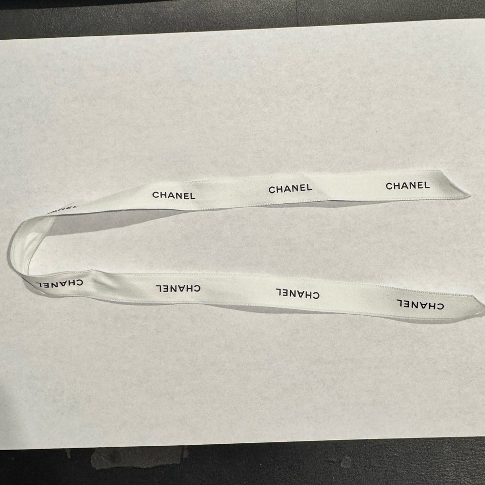 Chanel ribbon - Black and White
